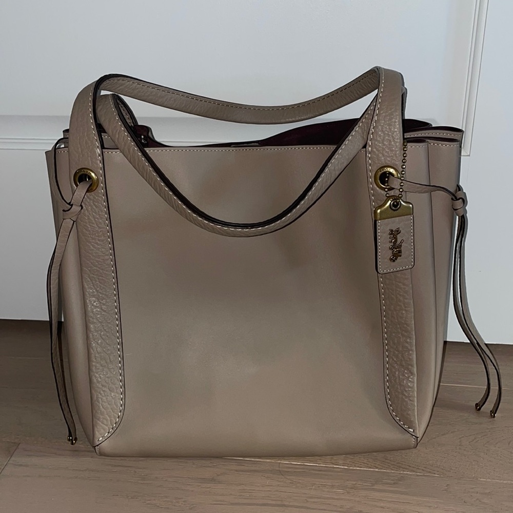 Coach Handbag - Picture 4 of 9